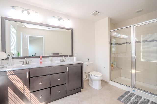 15 Clover Lane, Monroe, NJ 08831
