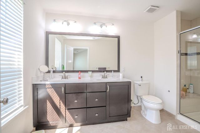 15 Clover Lane, Monroe, NJ 08831