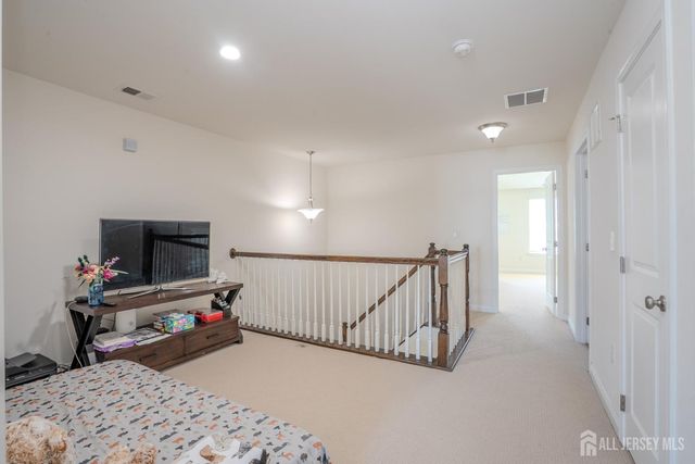 15 Clover Lane, Monroe, NJ 08831