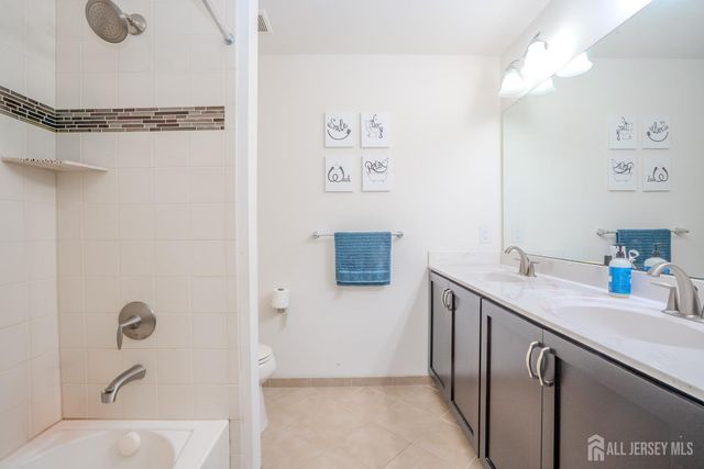 15 Clover Lane, Monroe, NJ 08831