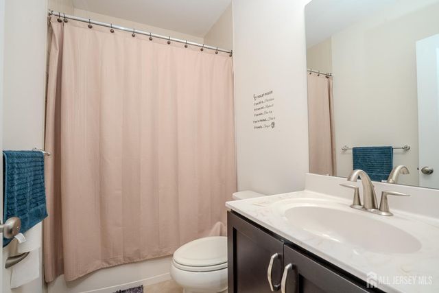 15 Clover Lane, Monroe, NJ 08831