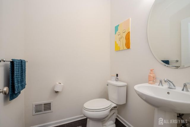 15 Clover Lane, Monroe, NJ 08831