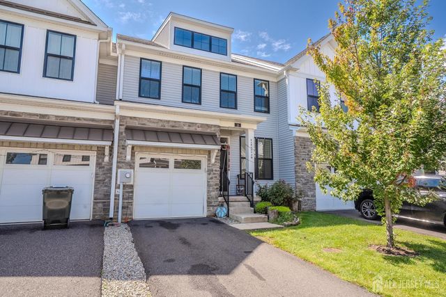 15 Clover Lane, Monroe, NJ 08831