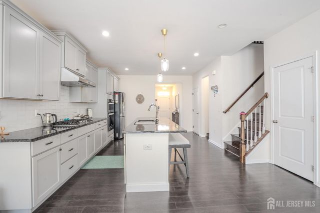 15 Clover Lane, Monroe, NJ 08831