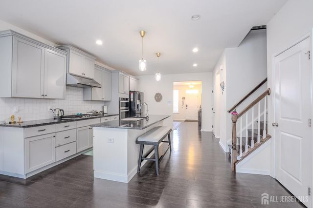 15 Clover Lane, Monroe, NJ 08831