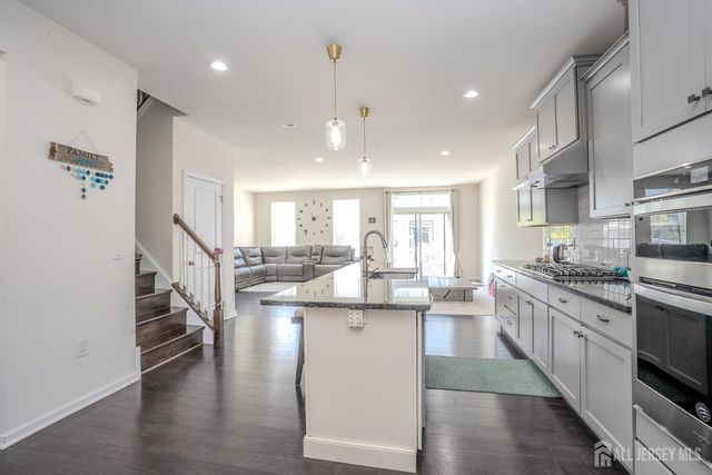 15 Clover Lane, Monroe, NJ 08831