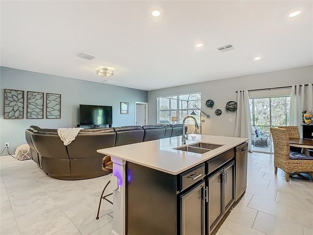 1055 OAK BLUFF DRIVE, Davenport, FL 33837