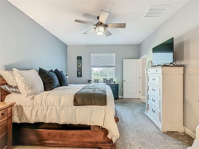 1055 OAK BLUFF DRIVE, Davenport, FL 33837