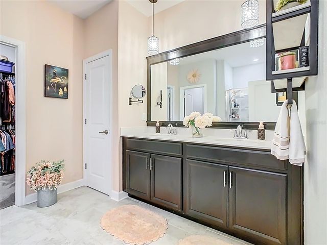 1055 OAK BLUFF DRIVE, Davenport, FL 33837