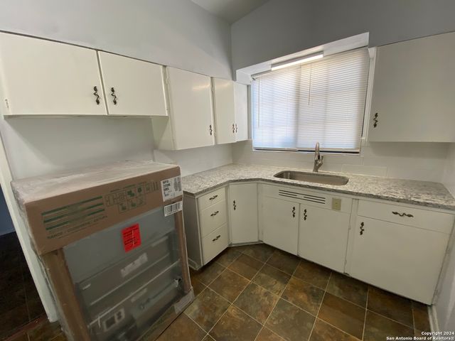 242 Fennel, San Antonio, TX 78213