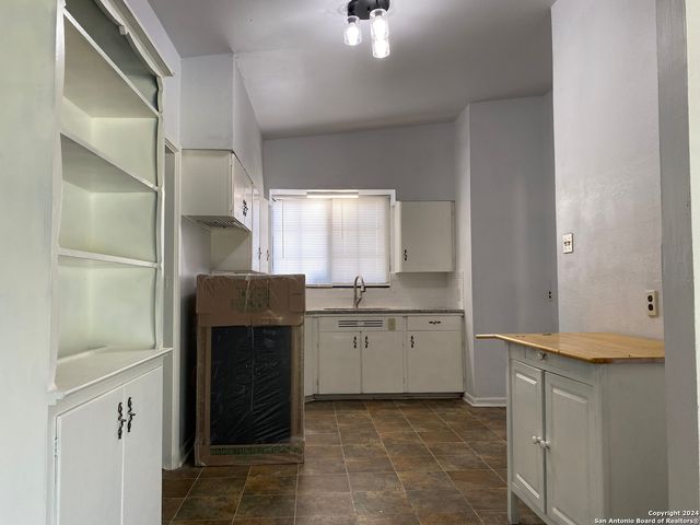 242 Fennel, San Antonio, TX 78213