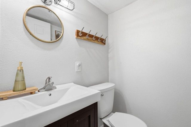 N85W15153 MacArthur DRIVE, Menomonee Falls, WI 53051