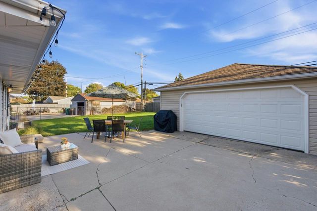 N85W15153 MacArthur DRIVE, Menomonee Falls, WI 53051