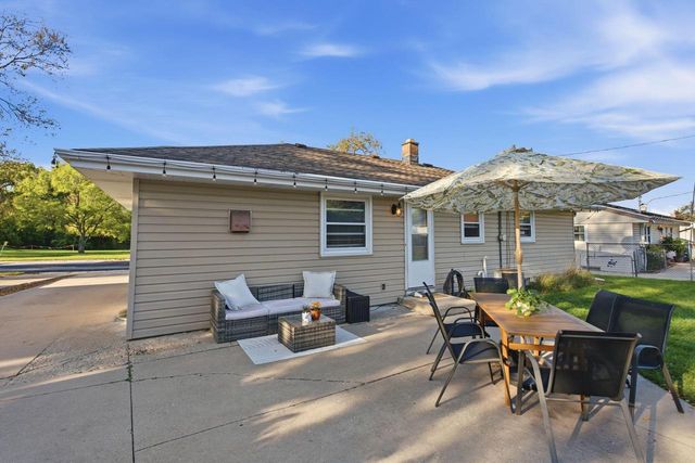 N85W15153 MacArthur DRIVE, Menomonee Falls, WI 53051