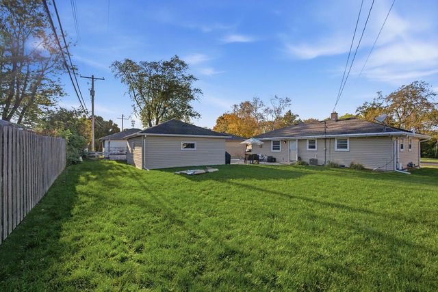N85W15153 MacArthur DRIVE, Menomonee Falls, WI 53051