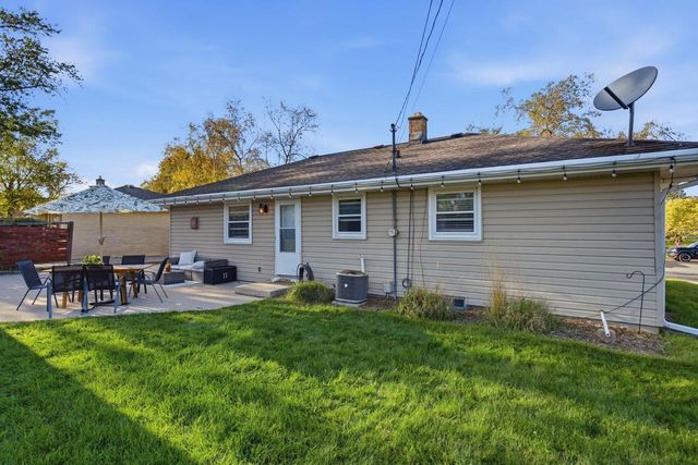 N85W15153 MacArthur DRIVE, Menomonee Falls, WI 53051