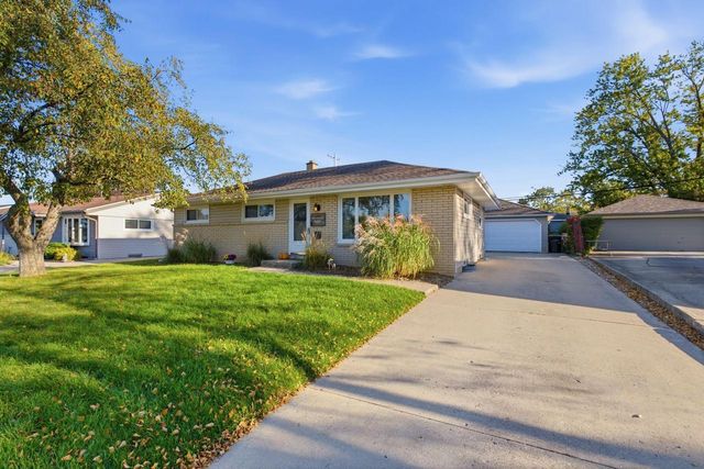 N85W15153 MacArthur DRIVE, Menomonee Falls, WI 53051