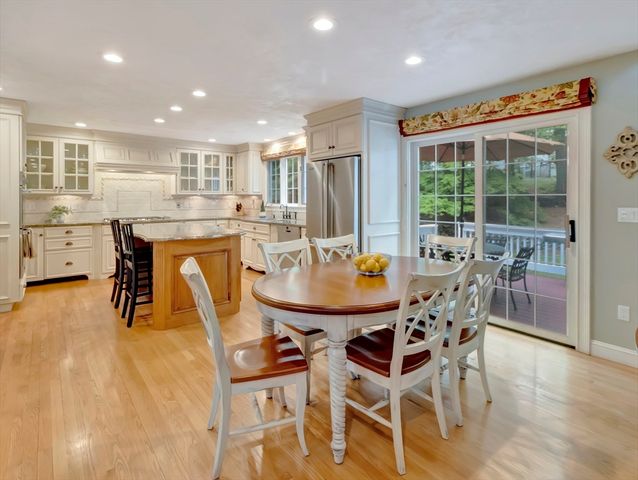 4 Wagon Wheel Rd, North Attleboro, MA 02760