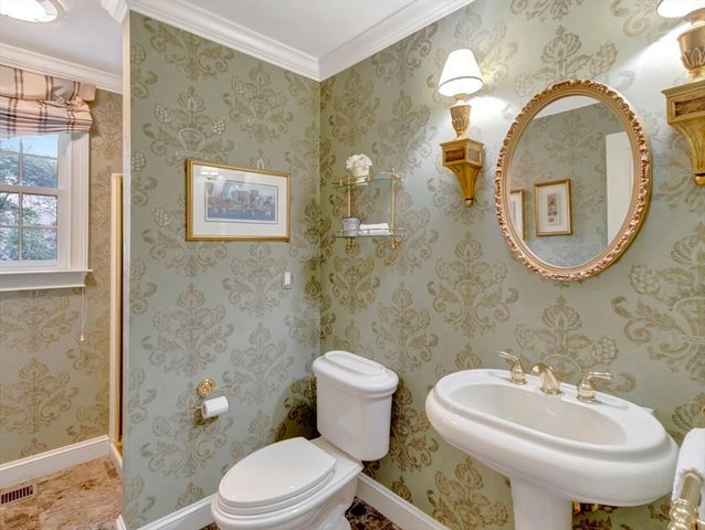 4 Wagon Wheel Rd, North Attleboro, MA 02760