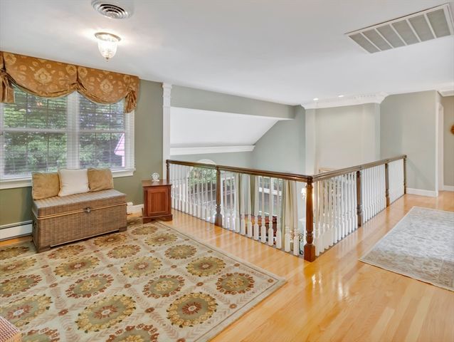 4 Wagon Wheel Rd, North Attleboro, MA 02760