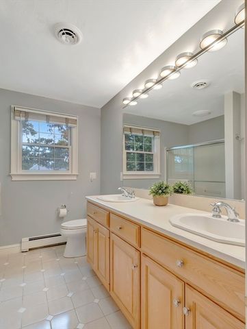 4 Wagon Wheel Rd, North Attleboro, MA 02760