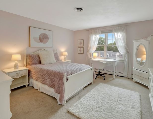 4 Wagon Wheel Rd, North Attleboro, MA 02760