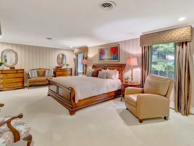 4 Wagon Wheel Rd, North Attleboro, MA 02760