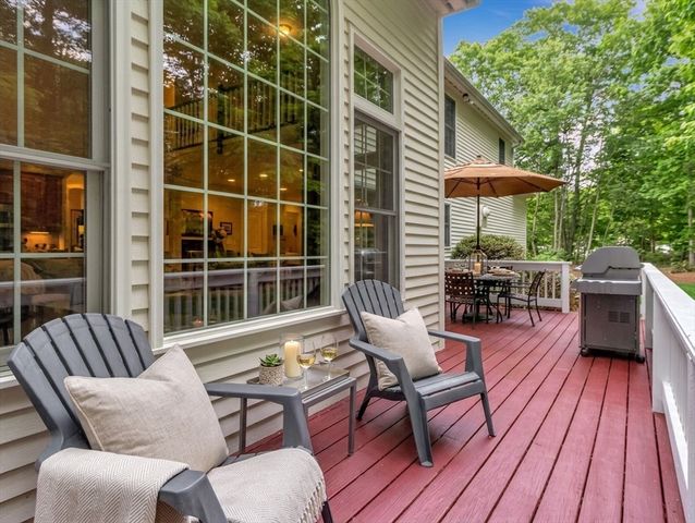 4 Wagon Wheel Rd, North Attleboro, MA 02760