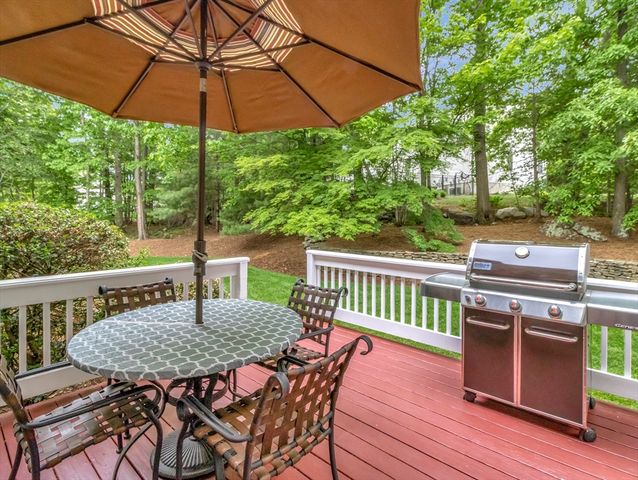 4 Wagon Wheel Rd, North Attleboro, MA 02760