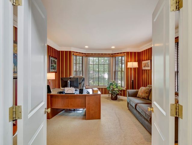 4 Wagon Wheel Rd, North Attleboro, MA 02760