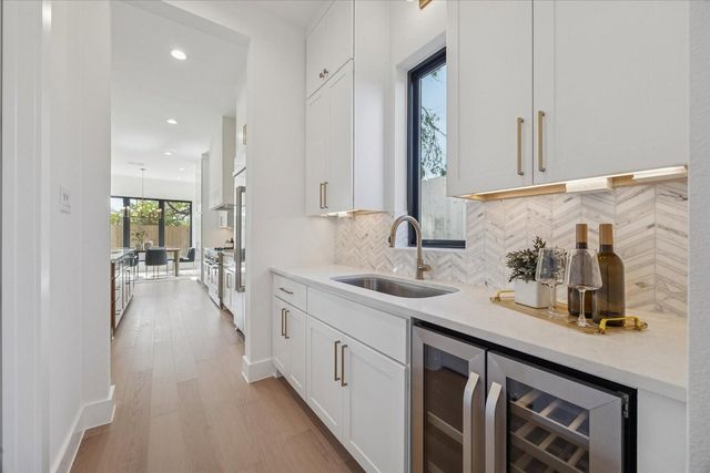 1225 Du Barry Lane, Houston, TX 77018