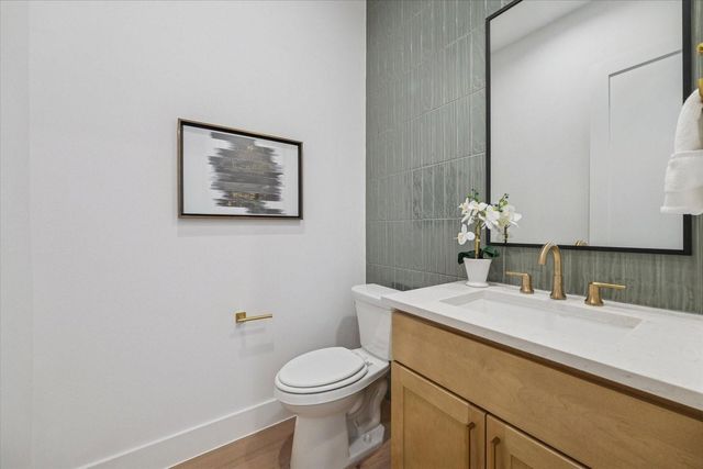 1225 Du Barry Lane, Houston, TX 77018