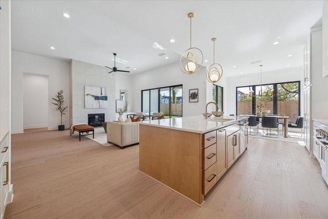 1225 Du Barry Lane, Houston, TX 77018