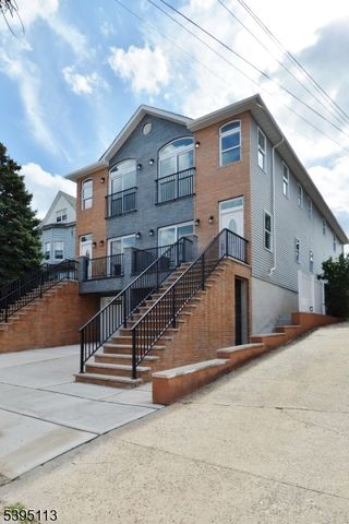 92 W 6Th St, Bayonne City, NJ 07002