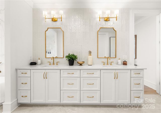 4142 Pineview Road, Charlotte, NC 28211