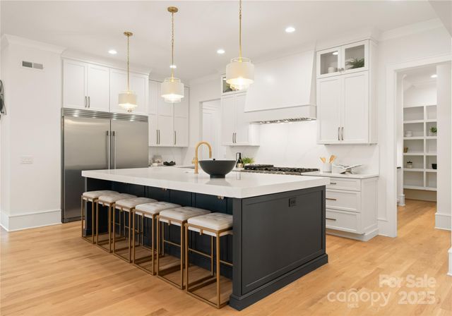 4142 Pineview Road, Charlotte, NC 28211