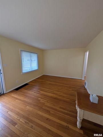 3129 N PARISH Avenue, Peoria, IL 61604