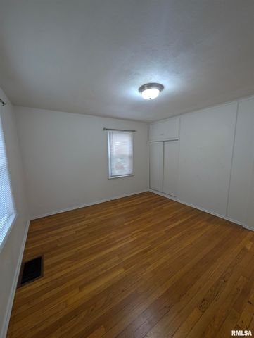 3129 N PARISH Avenue, Peoria, IL 61604