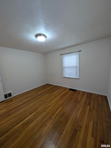 3129 N PARISH Avenue, Peoria, IL 61604