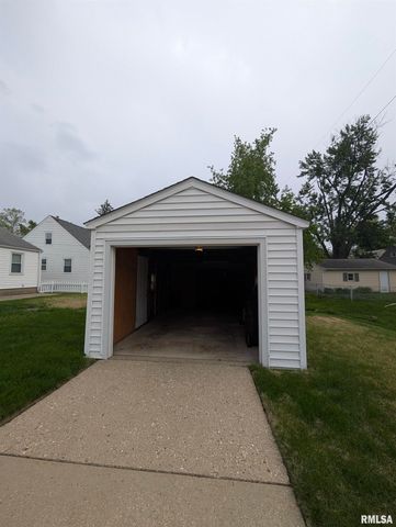 3129 N PARISH Avenue, Peoria, IL 61604