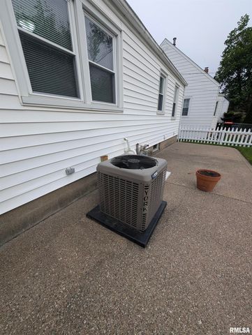 3129 N PARISH Avenue, Peoria, IL 61604