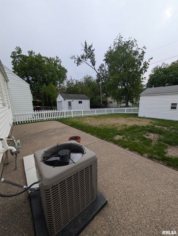 3129 N PARISH Avenue, Peoria, IL 61604