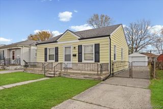 24552 Tuscany Avenue, Eastpointe, MI 48021