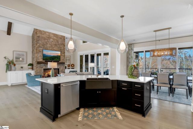 2 Cherokee Rose Trail, Marietta, SC 29661