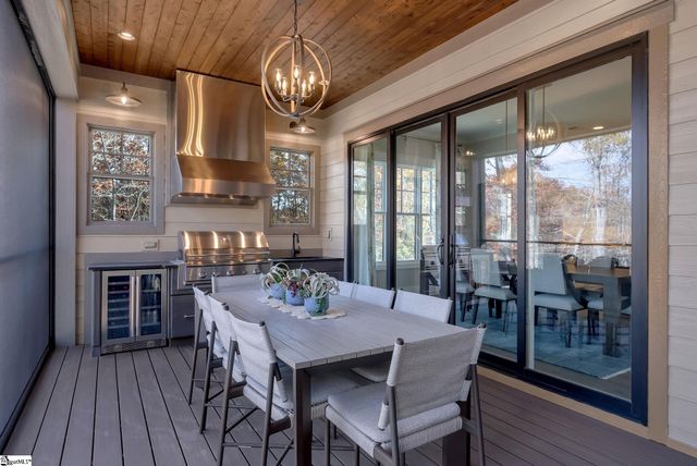 2 Cherokee Rose Trail, Marietta, SC 29661