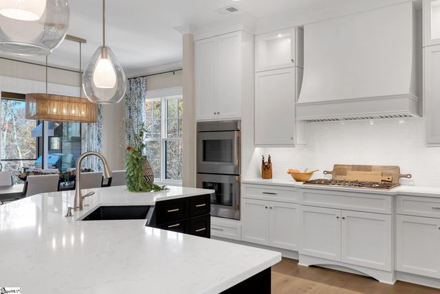 2 Cherokee Rose Trail, Marietta, SC 29661