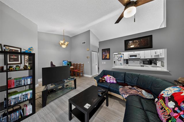 204 Lincoln Court 204, Deerfield Beach, FL 33442