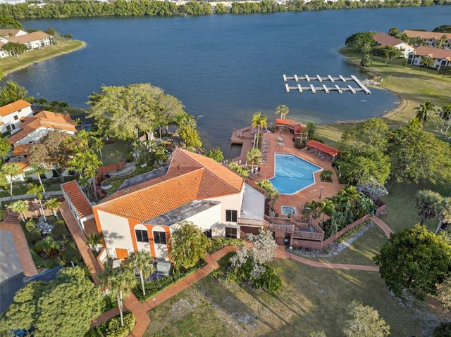 204 Lincoln Court 204, Deerfield Beach, FL 33442