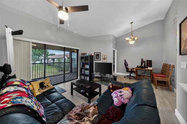 204 Lincoln Court 204, Deerfield Beach, FL 33442