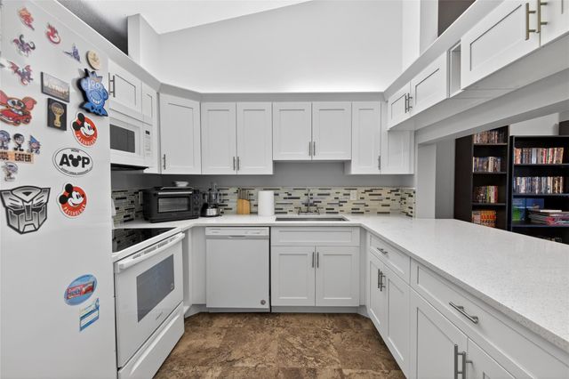 204 Lincoln Court 204, Deerfield Beach, FL 33442